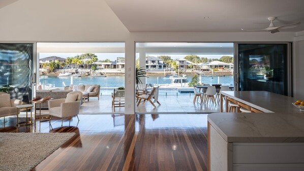 Interior - Waterfront Showpiece (Pelican Waters)