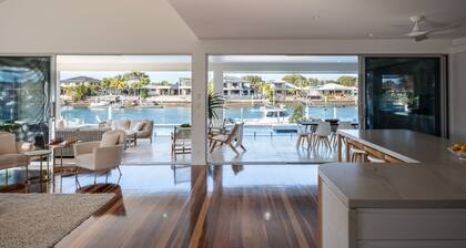 Waterfront Showpiece