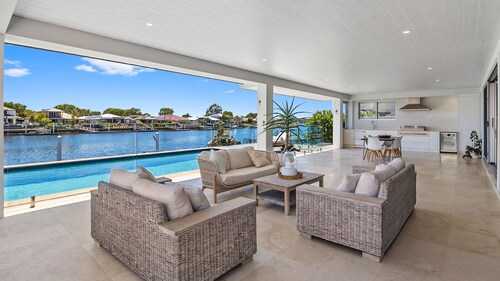 Waterfront Showpiece