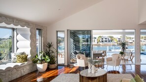 Interior - Waterfront Showpiece (Pelican Waters)