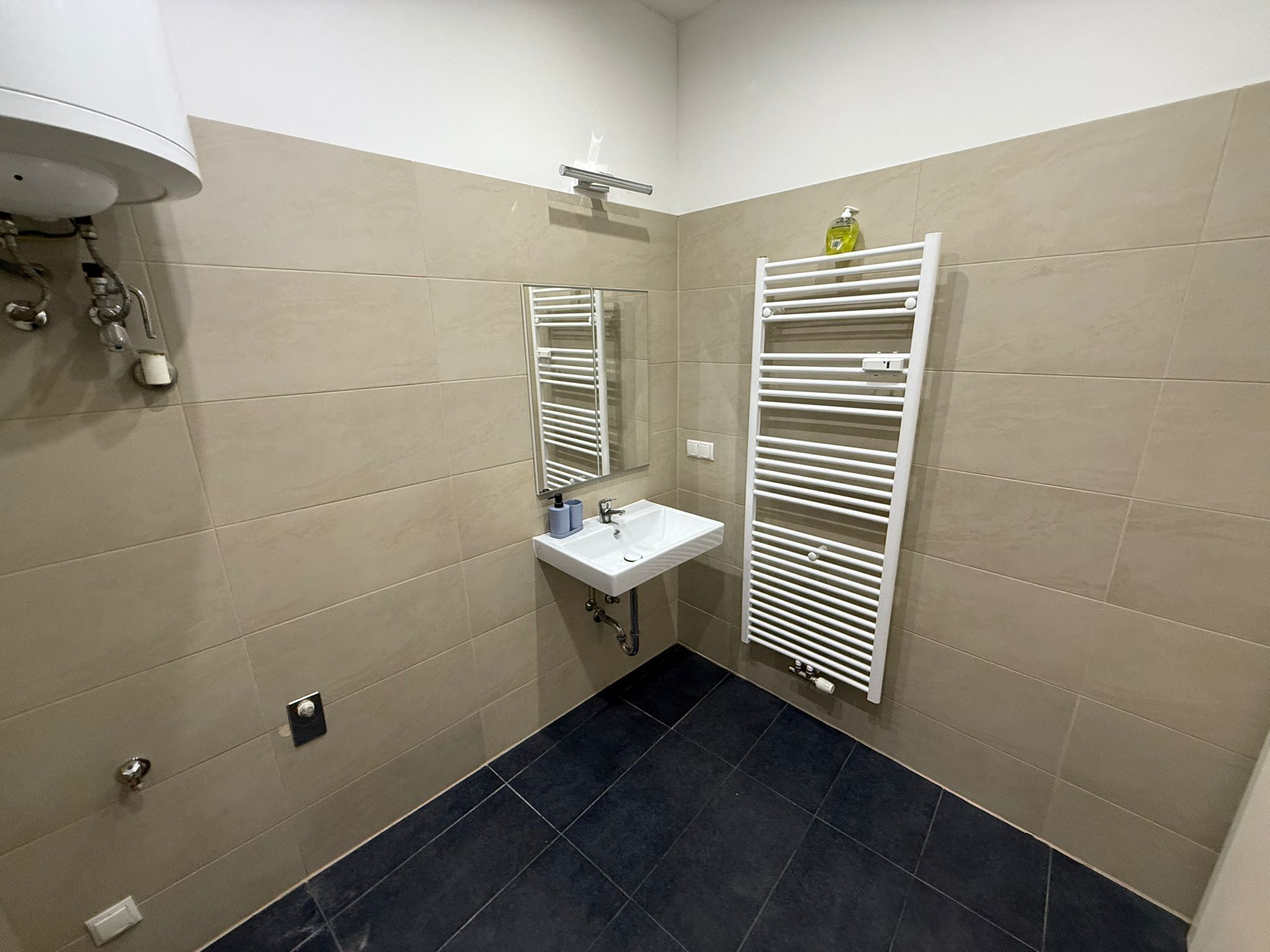 Håndklær, såpe og toalettpapir