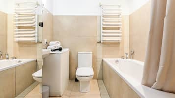 Comfort Apartment, Courtyard View | Bathroom