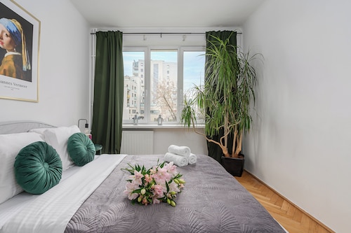 Lumina apart near Royal Lazienki Park