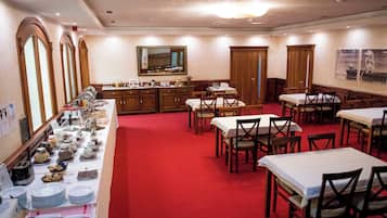 Petit déjeuner buffet compris tous les jours