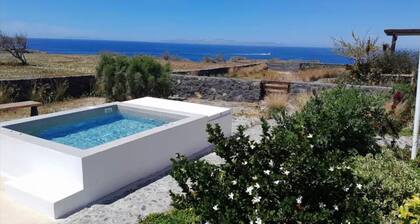 Avra Villa with Sunset View & Hot Tub, Avra Villa with Sunset View & Hot Tub Oia