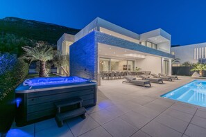 Terrace/patio - Villa4islands 1/Luxury stay, Epic sea view & 70 m2 Infinity pool (Kaštel Stari)