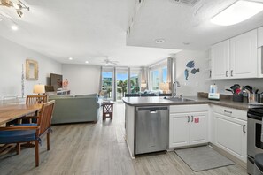 Coffee/tea maker, microwave, toaster - 3 BR Pet Friendly East End Condo with community pool (St. George Island)