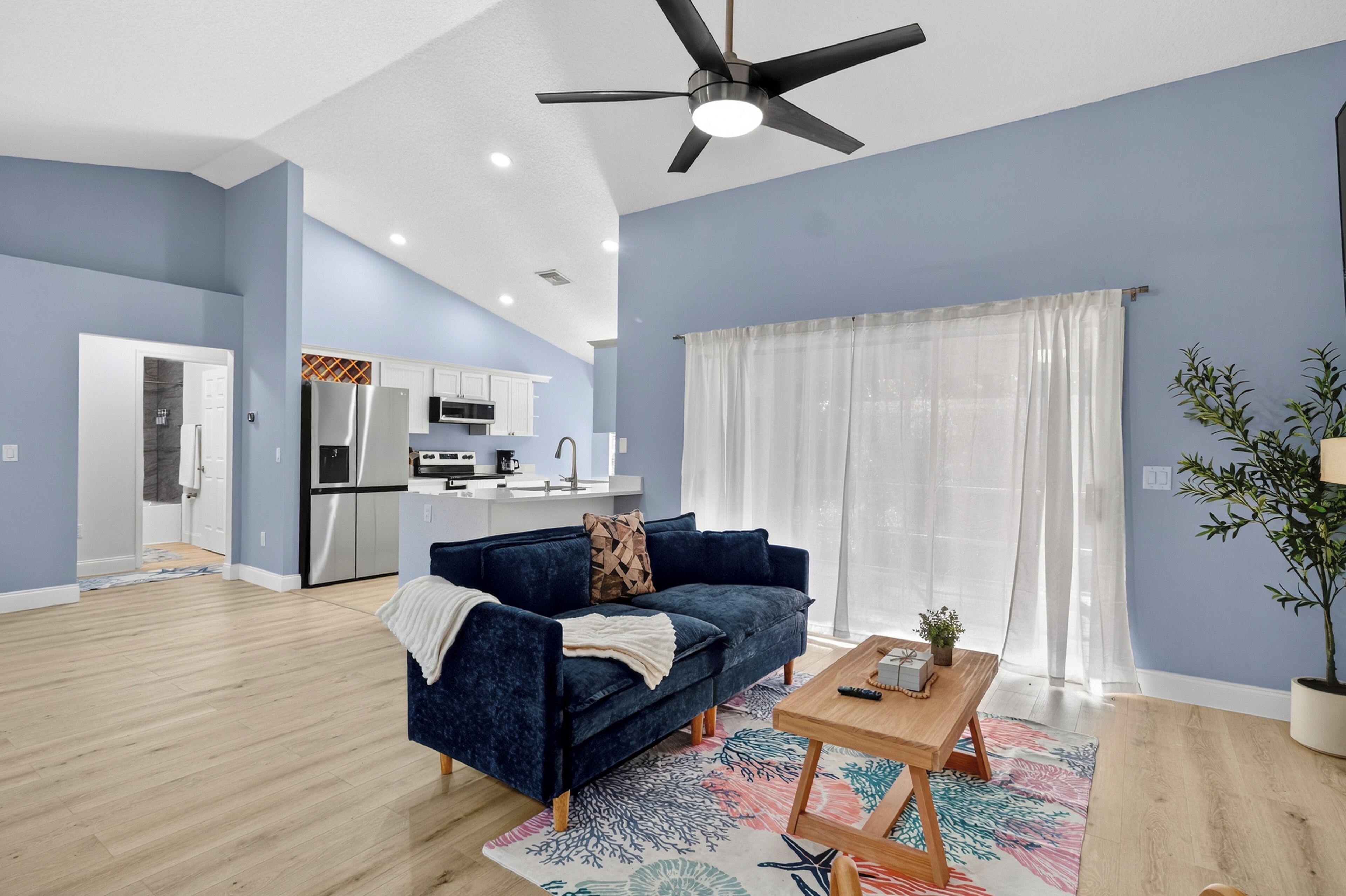 Télévision, cheminée