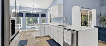 Pet friendly 3/2 home in Crystal River, minutes to manatees,springs and dinning.