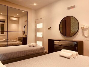 In-room safe, iron/ironing board, WiFi, bed sheets - AzureGold Apartment (Senglea)