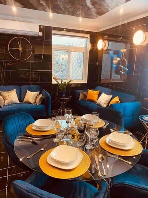 Dining - AzureGold Apartment (Senglea)