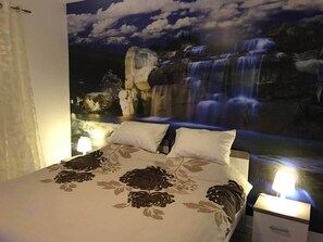 2 bedrooms, in-room safe, iron/ironing board, WiFi