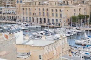 Marina - Azure Apartment (Senglea)