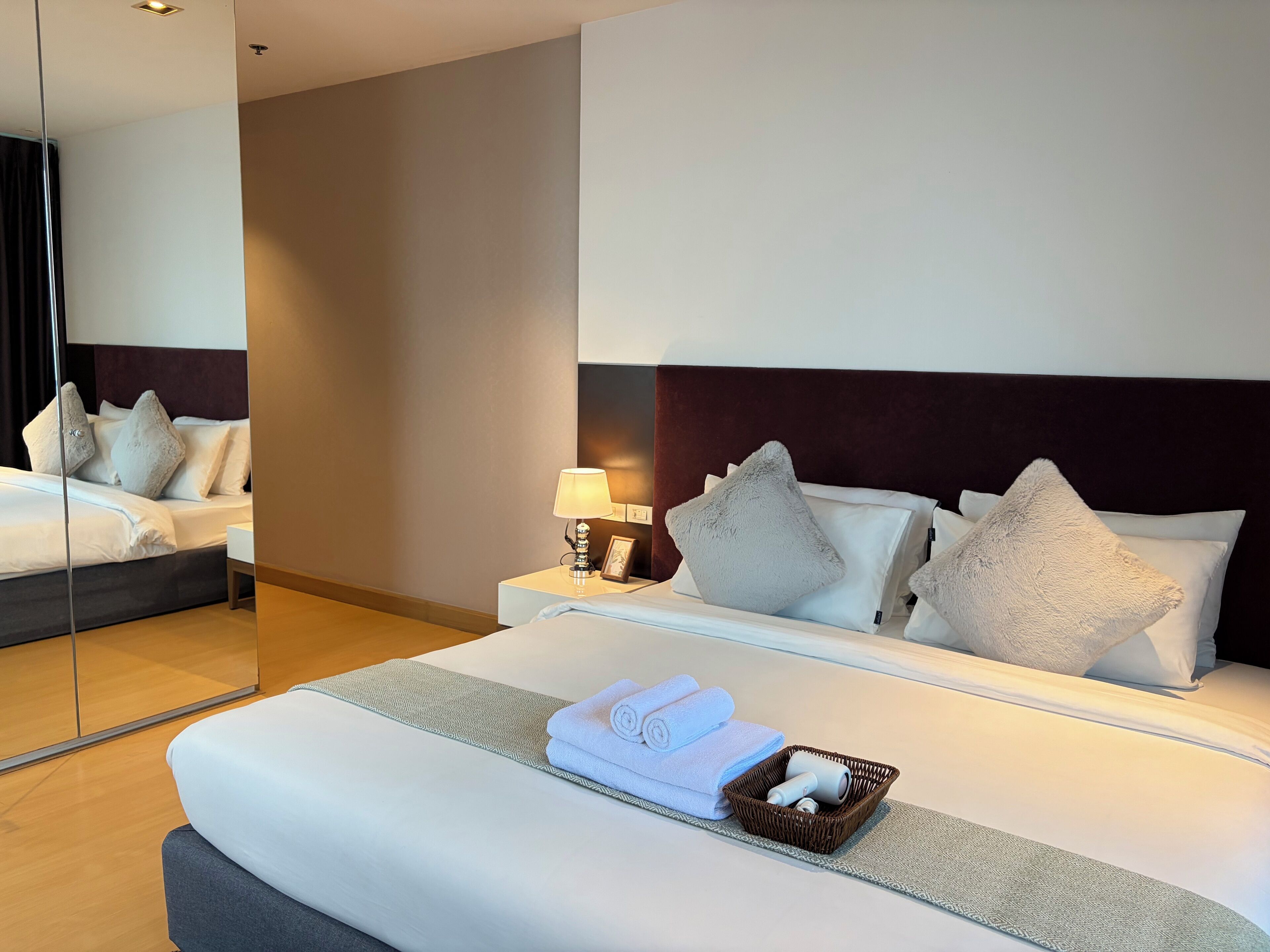 Iron/ironing board, WiFi