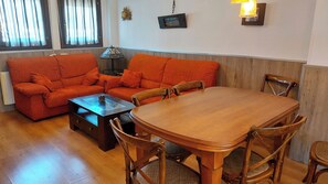 Chalet Familial | Coin séjour | Télévision à écran plat