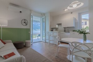 Interior - GuestHost - Comfortable 70 sqm apartment, perfect for a stay of two people, located on the ground floor of a building with lake views.The property is located in Lezzeno (Frazione Carvagnana), an area full of services and equipped with every comfort.The a (Carvagnana)