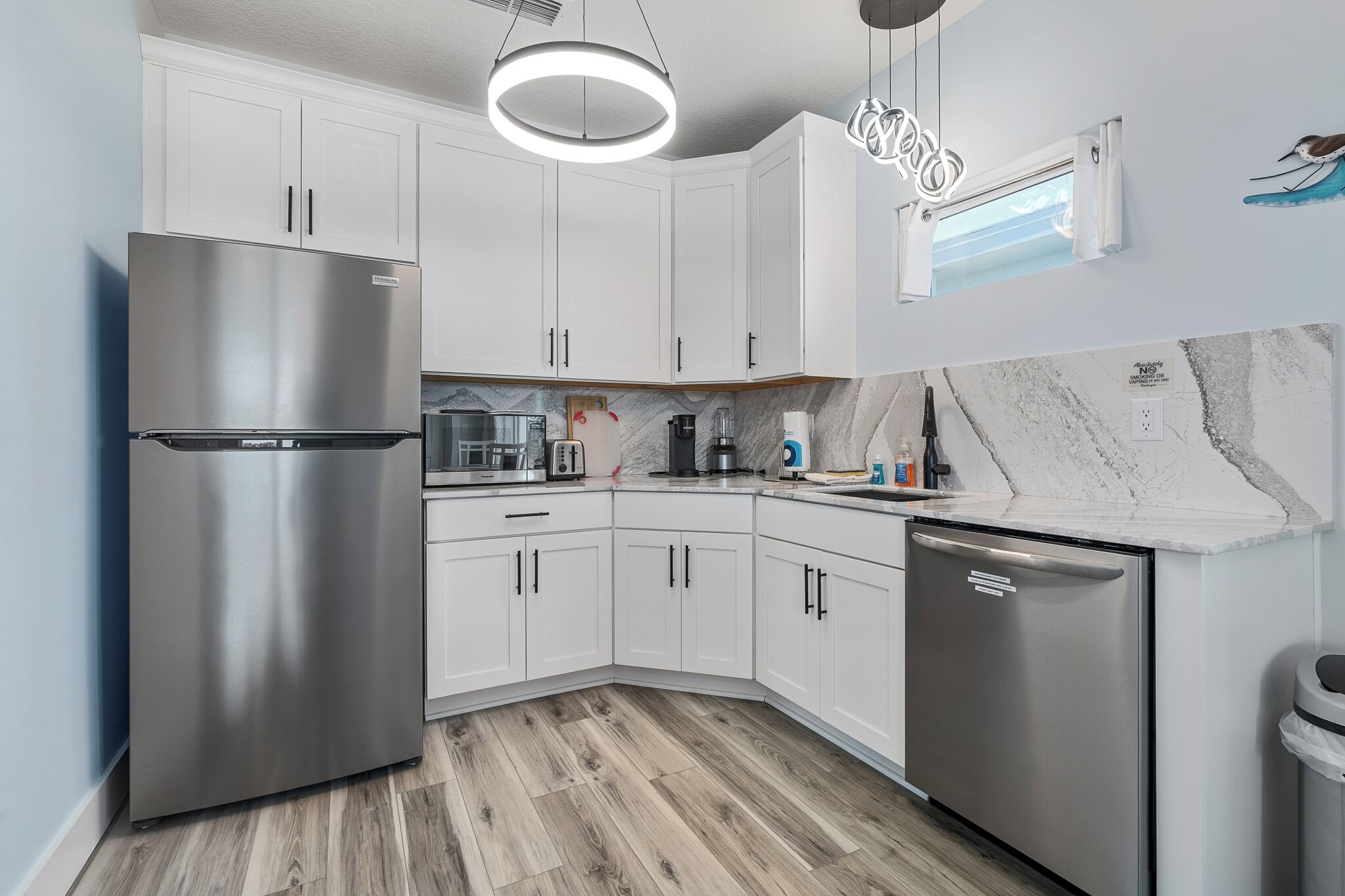 Fridge, microwave, dishwasher, coffee/tea maker