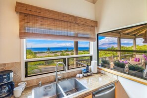 Coffee/tea maker, fridge, microwave, oven - SUMMER SALE! Experience luxury in a spacious 2BR Stunning Ocean views- WE 1106 (Kihei)