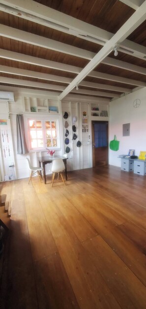 Chalet, 2 habitaciones, balcón, vista al jardín | Área infantil