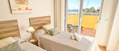 مكواة/لوح كي وواي فاي مجانًا وملاءات أسرّة