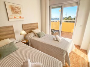 Iron/ironing board, free WiFi, bed sheets - Two-bedroom apartment with large terrace (La Manga del Mar Menor)