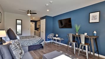 1 bedroom, iron/ironing board, WiFi (free), bed sheets