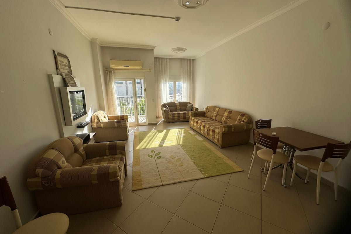 Departamento clásico, balcón, vista al parque | Insonorización, tabla de planchar con plancha y wifi gratis