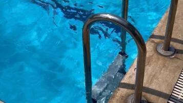 Piscine extérieure (ouverte en saison)