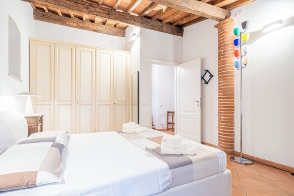 2 Schlafzimmer, Schreibtisch, Bügeleisen/Bügelbrett, kostenloses WLAN