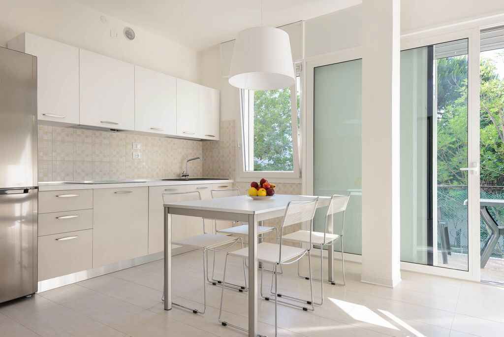 Kühlschrank, Herdplatte, Geschirrspüler