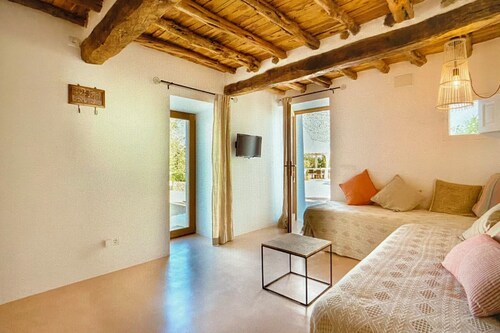 Beautiful views in a quiet place, perfect for relaxing and enjoying the sun