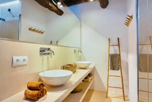 Towels, toilet paper