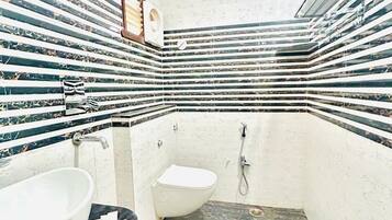 Articles de toilette gratuits, serviettes fournies, savon, shampoing