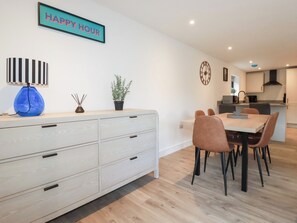 Dining - Sea Barn (St Austell)