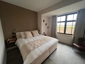 6 slaapkamers, een kluis op de kamer, een strijkplank/strijkijzer