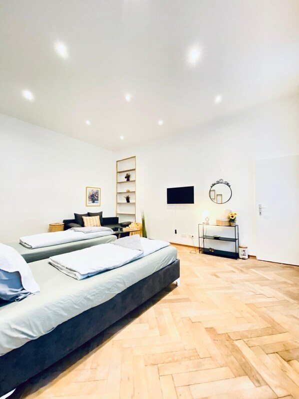 Basic Apartment | Iron/ironing board