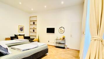 Basic Apartment | Iron/ironing board