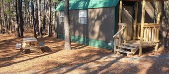 Cozy 1-bedroom cabin in delightful Talihina with AC