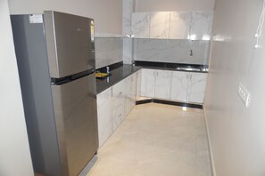 Family Studio | Desk, laptop workspace, free WiFi