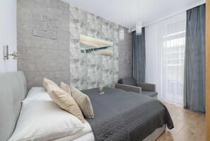 アイロン / アイロン台、旅行用ベビーベッド、WiFi、ベッドシーツ