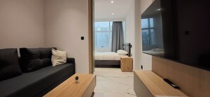 Deluxe Apartment | In-room safe, soundproofing, free WiFi - Ilion Apartments (Thessaloniki)