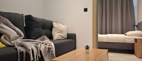 Deluxe Apartment | In-room safe, soundproofing, free WiFi
