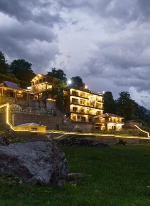 Exterior - Walnut Riverside Resort (Kaghan)