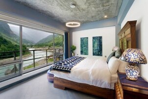 Deluxe Double Room | Soundproofing, iron/ironing board, free WiFi