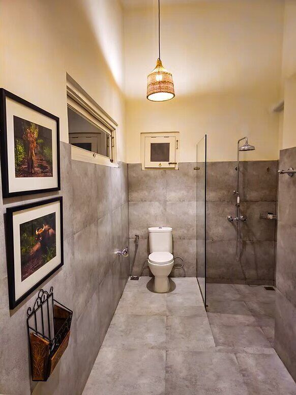 Småhus – deluxe | Bad | Dusj, håndklær, såpe og toalettpapir