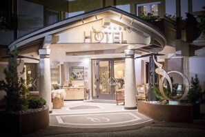 View from property - Olympic Spa Hotel (San Giovanni di Fassa)