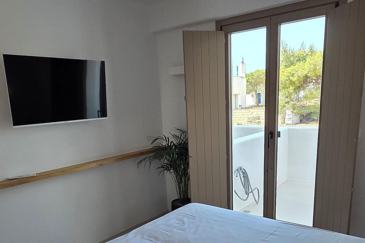 Deluxe Double or Twin Room, Balcony, Garden View | Soundproofing, free WiFi