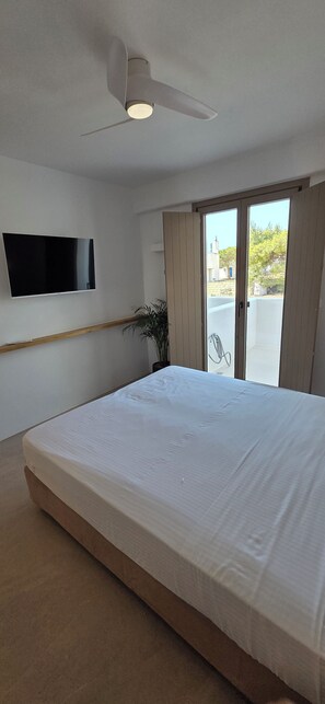 ห้องดีลักซ์ดับเบิลหรือทวิน, ระเบียง, วิวสวน | ห้องเก็บเสียง, Wi-Fi ฟรี