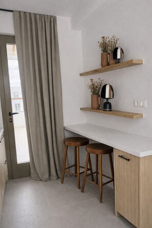 Deluxe Double or Twin Room, Balcony, Garden View - Reya Suites (Aliki)