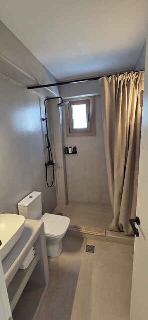 ซูพีเรียสตูิดิโอ, ระเบียง, วิวสวน | ห้องเก็บเสียง, Wi-Fi ฟรี